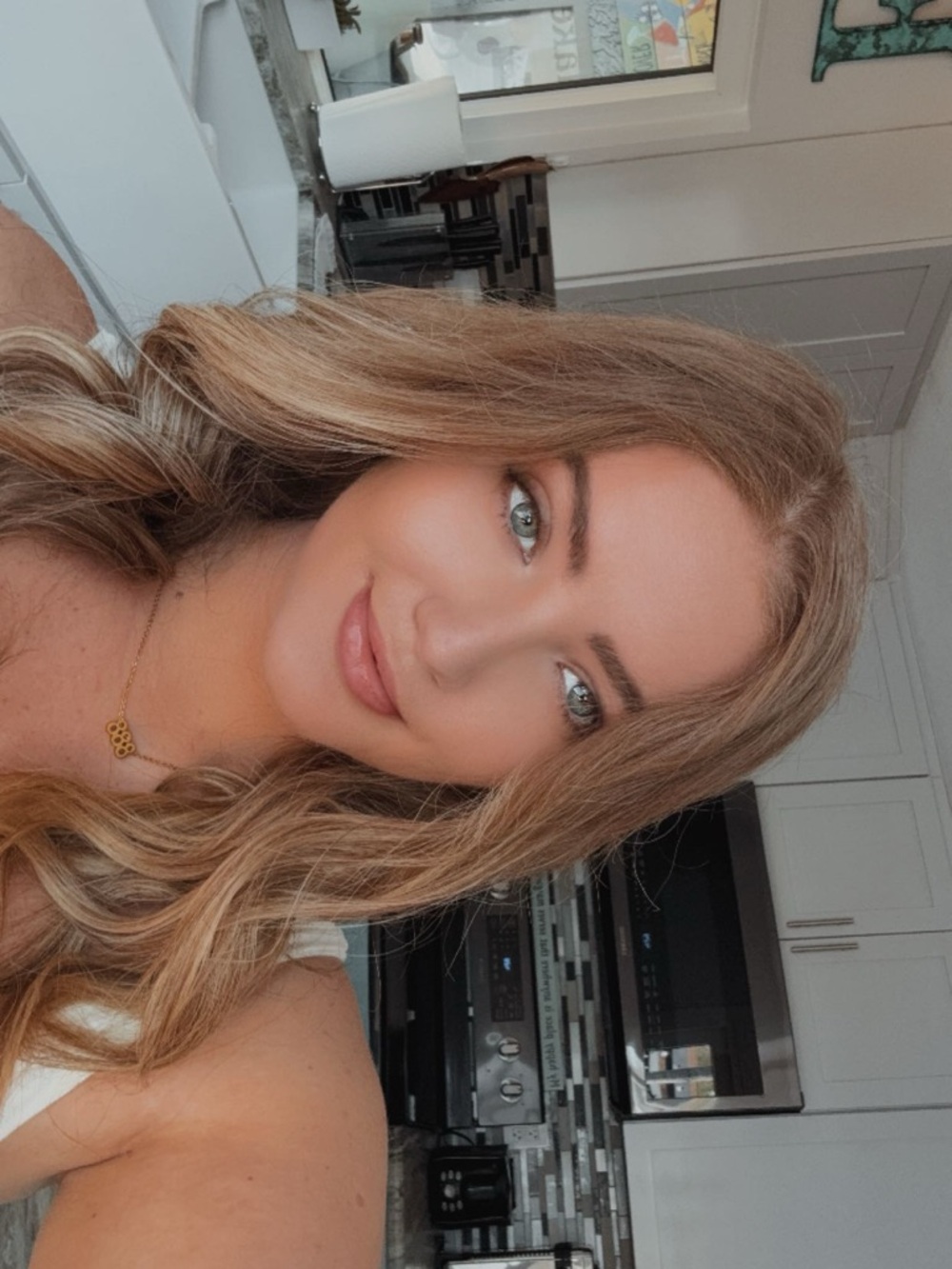Meet your Posher, Alexis